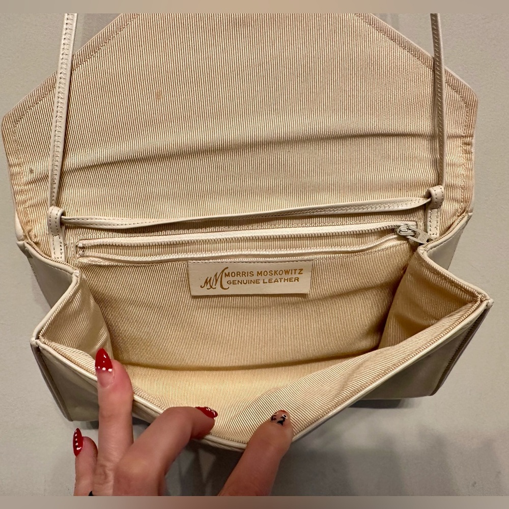 Vintage Leather Cream w/ Gold Stud Detailing Crossbody Bag - Picture 4 of 6